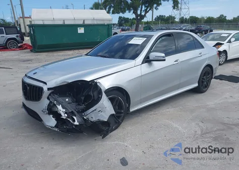 2015 Mercedes-Benz E 350 z USA, uszkodzony, nr VIN WDDHF5KB3FB123856